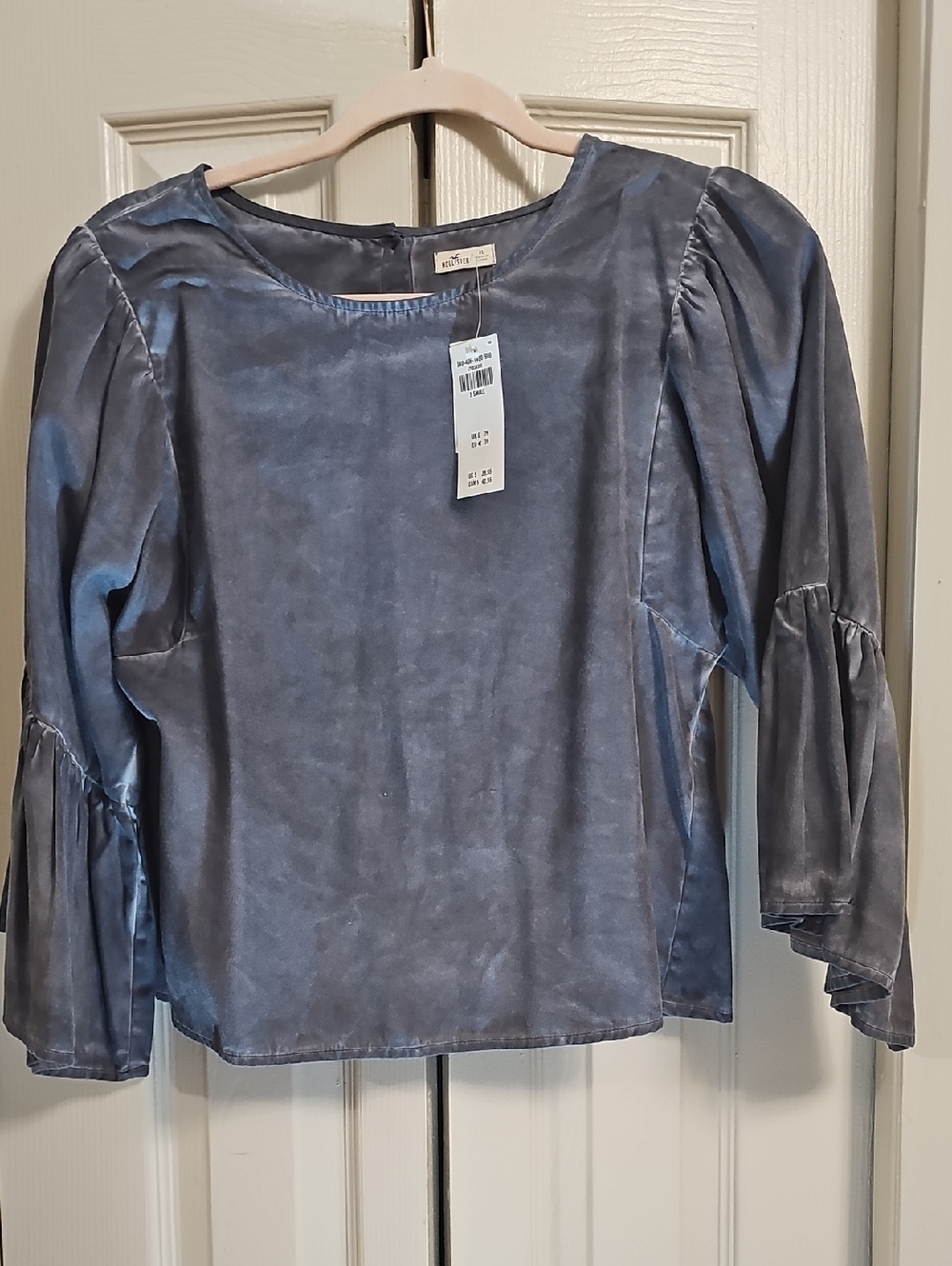 Hollister Puff-Sleeve Blouse